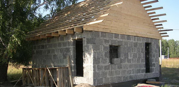 Возможные варианты постройки домов из арболита 4