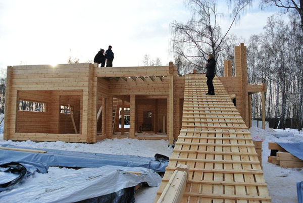 Можно ли строить жилой дом из бруса зимой 4